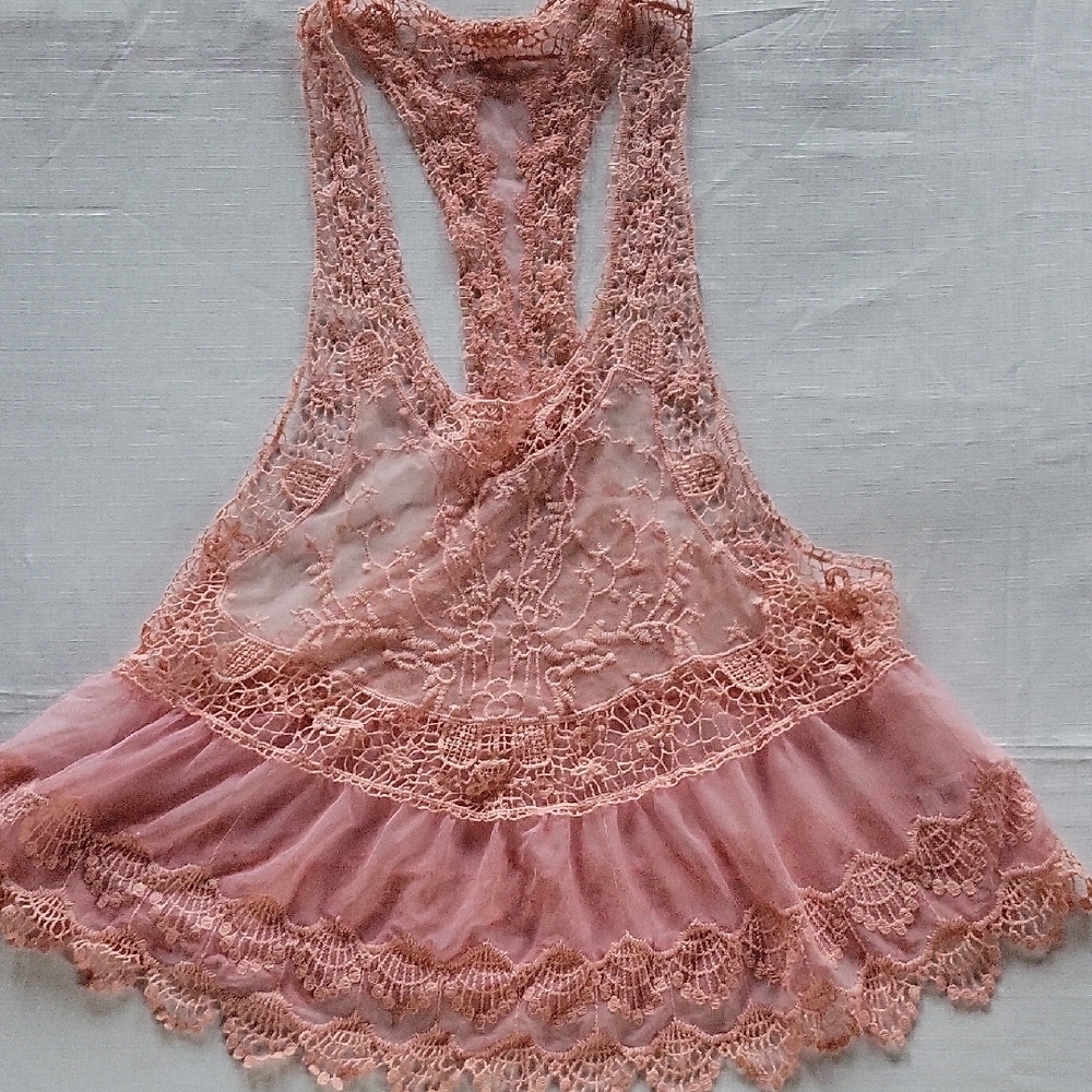 Poof! Pink Lace Crochet Top Size M